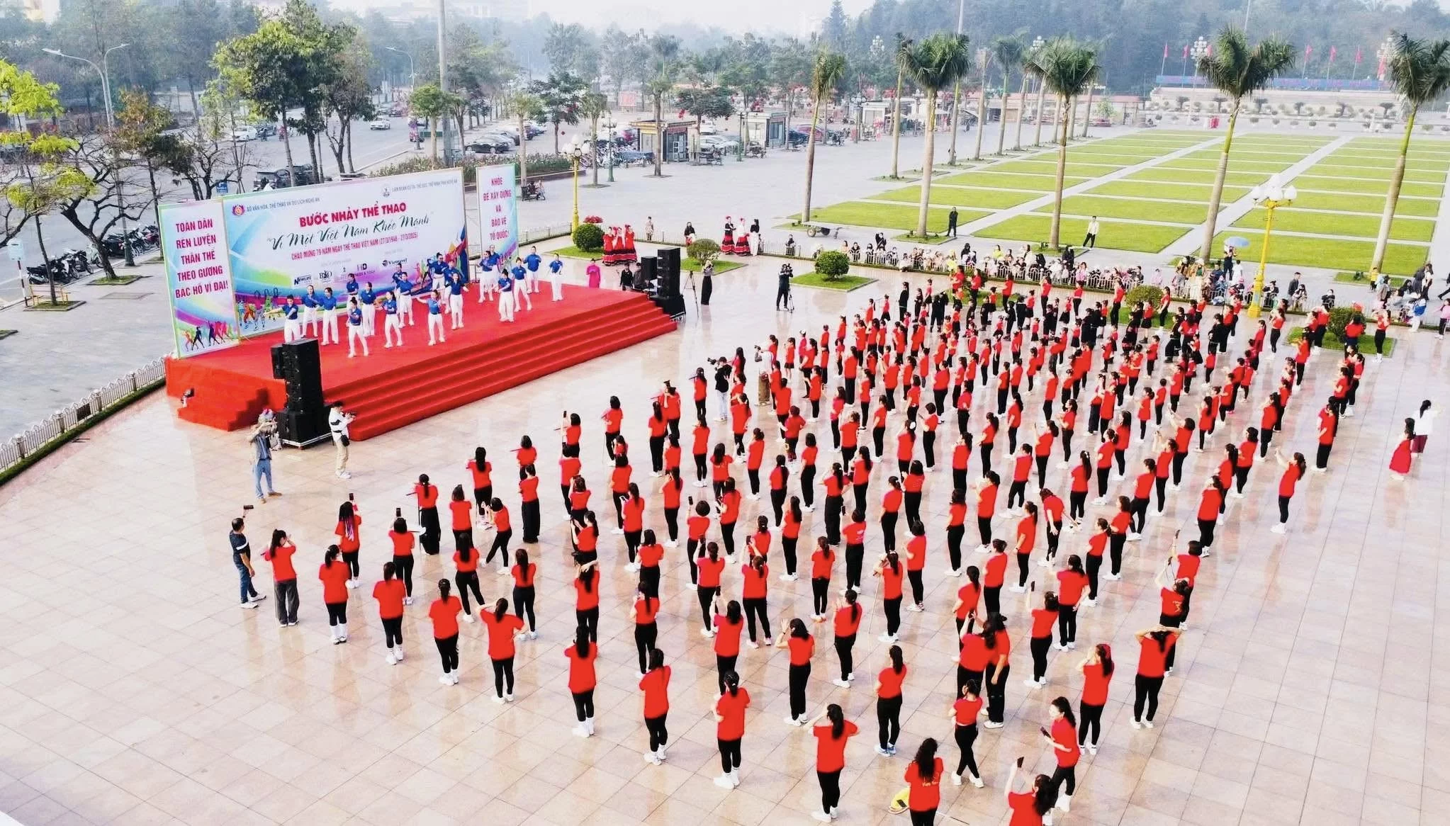 EgozvPhV77XMERHrTjNDACxrzgAXA6vIobghRcb7